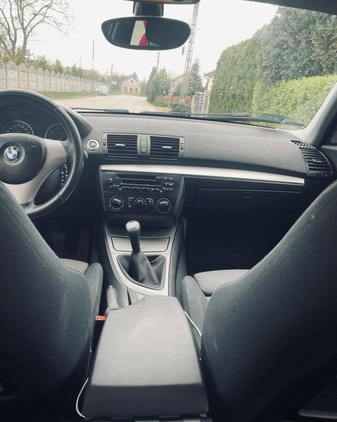 BMW Seria 1 cena 15500 przebieg: 242000, rok produkcji 2005 z Ujazd małe 326